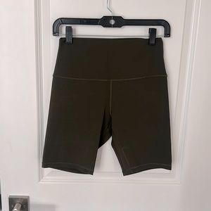 lululemon 8” align short, olive green sz 8
